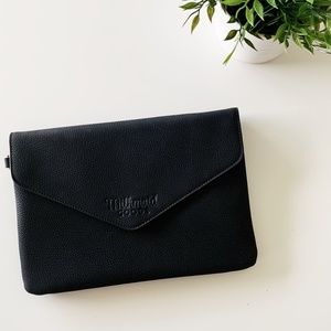 MILKMAID GOODS ENVELOPE WRISTLET